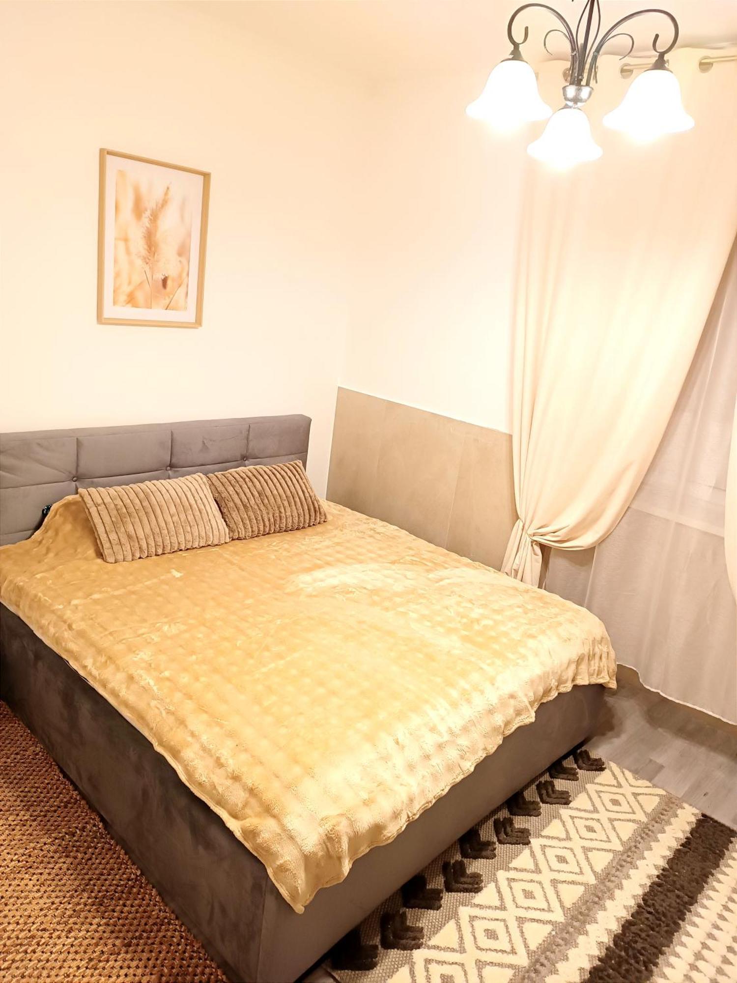 Family Apartments 2 Room'S Muerzzuschlag Экстерьер фото